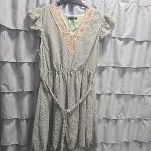 SHEIN Light Green Top with Lace Detail